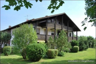 Wohnidylle mitten im Grünen !  Top renovierte 3-Zimmer-Wohnung in Regen  - sofrt frei!