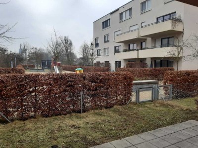 Exklusive, gepflegte 3,5-Zimmer-EG-Wohnung mit Terasse & hochwertiger EBK in Regensburg
