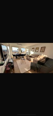 2,5-Zimmer-Wohnung mit Seeblick in Mainaschaff mit Küche