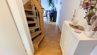 Helle 2-Zimmer Maisonette-Wohnung im 4. OG in Köln Sülz