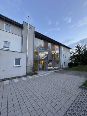 Geschmackvolle, gepflegte 2-Raum-Penthouse-Wohnung mit Einbauküche in Wildberg