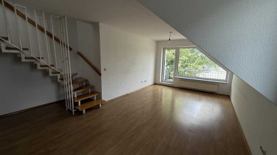 schöne helle 2,5-Zimmer Whg., Küche, Diele,  2 x Bad inkl. TG-Stellplatz