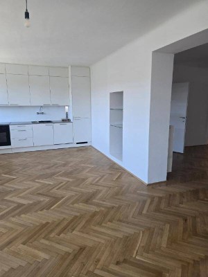 traumhafte 2 Zimmerwohnung mit 2 Terrassen in Hietzing zu vermieten