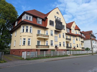 Blick auf das Theater - 4-Zimmer-Altbau-ETW mit Balkon in Zentrumsnähe