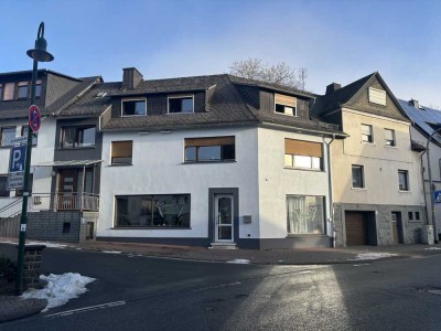 Preiswertes 5-Raum-Reihenendhaus mit EBK in Hartenrod Bad Endbach