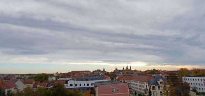 Gemütliche 2-Zimmer-Wohnung mit Schlossblick, Balkon und Parkett