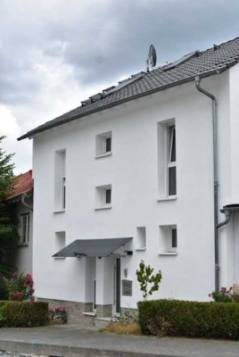 „Erstbezug! Kernsaniertes EFH mit 6 Zi. – modern, flexibel, ideal für Wohnen & Gewerbe“