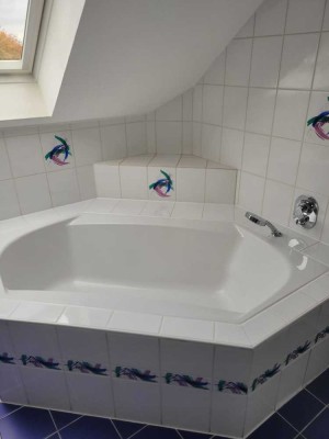 Stilvolle, gepflegte 3-Zimmer-Dachgeschosswohnung mit Balkon in Vellmar