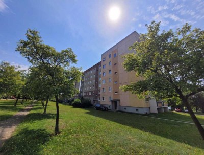 1 Monat mietfrei, kinderfreundlich, Balkon, Spielplatz in der Nähe, ruhige Lage , 1 min zur