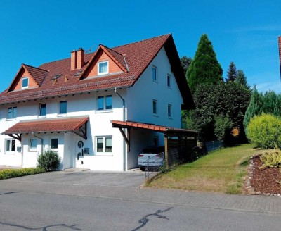 Queidersbach - Geräumige Doppelhaushälfte in gepflegtem Zustand und überdachtem Stellplatz
