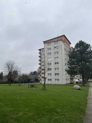 Bezahlbare 2,5-Zimmer-Wohnung im Lundweg 2 (Hochhaus) frei!
