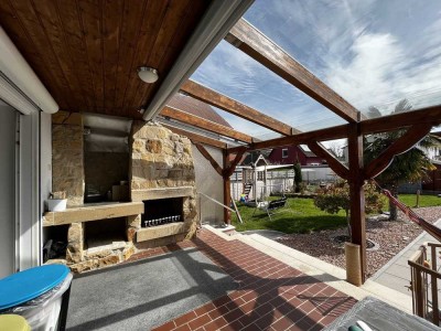 Ihr neues Zuhause mit Herz: Großzügiges 3-Familienhaus mit traumhaftem Garten und Pool