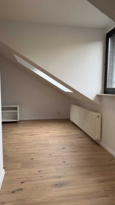 Helle Zweizimmer-Dachgeschosswohnung