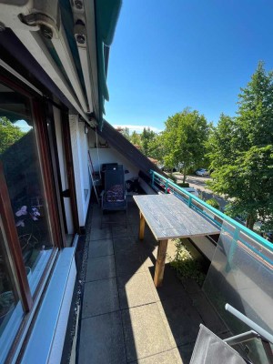 Schöne Dachgeschoss-Maisonette mit Loggia / Balkon mit besten Ausblick + TG Stellplatz Pflugfelden