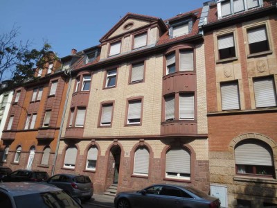 Freie 2 Zimmer , Küche, Bad, Balkon  Wohnung im  2.OG