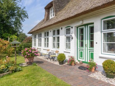 Landleben trifft Charakter - Historisches Schulhaus unter Reet