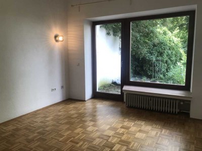 Sehr gepflegte 2-Zimmer-Erdgeschosswohnung mit Terrasse in Aachen