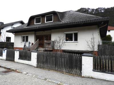 Einfamilienhaus in ruhiger Sackgasse umgeben von Natur und Grünflächen