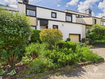 Das Zentrum ist fußläufig erreichbar! 
Vielseitiges und großzügiges Wohnhaus mit Garage in Düren