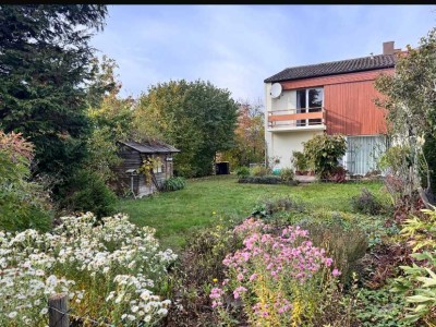 Provisionsfreies REH mit großem sonnigen Garten in zentraler Lage