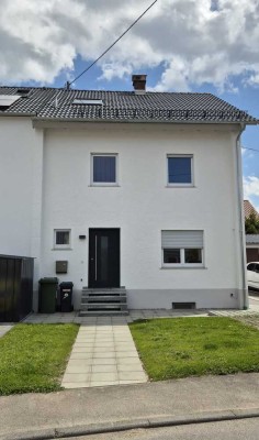 Doppelhaushälfte mit gehobener Innenausstattung und EBK in Bad Saulgau