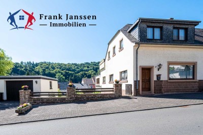 Doppelhaushälfte mit Garage und Werkstatt in Malberg - Terrasse, Garten mit Fischteich, Dachterrasse