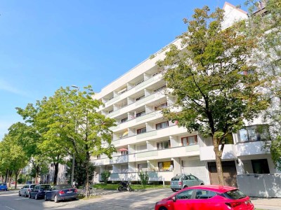 Renovierungsbedürftige vermietete 1 Zimmer-Wohnung mit West-Balkon, perfekte Lage direkt neben BMW