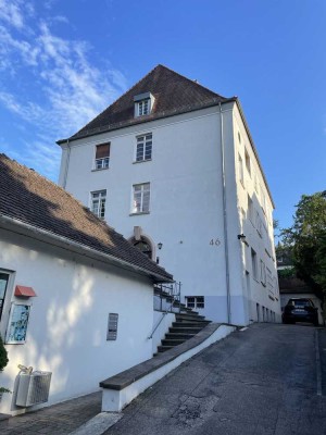 Modernisierte 6-Zimmer-Dachgeschosswohnung mit Balkon und EBK in Heilbronn