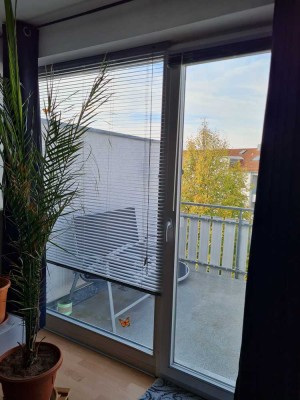 **Schöne Dachgeschoss-Wohnung - Provisonsfrei!**