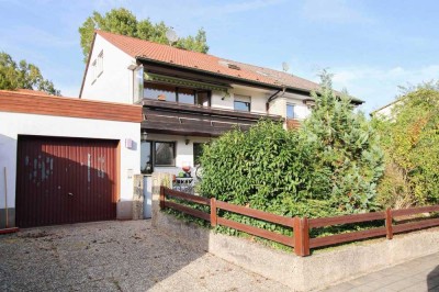 Leerstehende, renovierungsbedürftige Doppelhaushälfte mit Garten und Garage in Frauenaurach