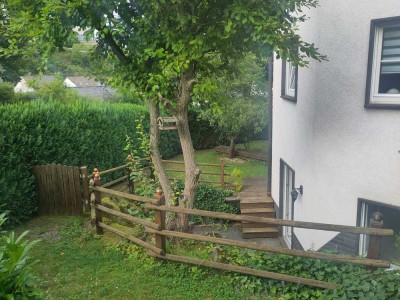Ansprechende 2-Zimmer-Souterrain-Wohnung mit Terrasse in Mayen
