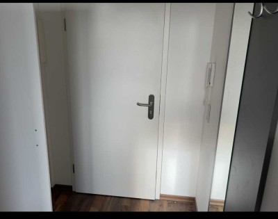 Große 1-Zimmer Wohnung sucht nach einem Nachmieter