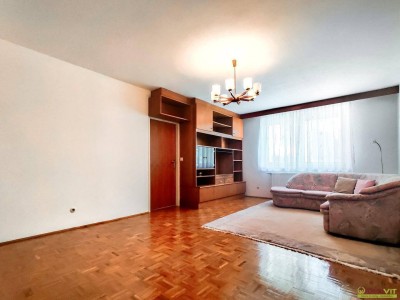Zentral gelegene 3,5-Zimmer-Wohnung in Grieskirchen – sofort bezugsbereit und vollmöbliert.