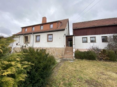 3 Wohnungen (260 qm Wfl.) in 2 Gebäuden, 3 Garagen auf 1.600 qm Grundstück südlich von Dresden