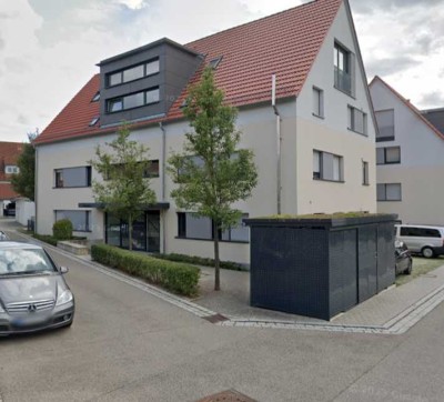 Geschmackvolle, gepflegte 2-Raum-Erdgeschosswohnung mit geh. Innenausstattung mit Terasse und EBK
