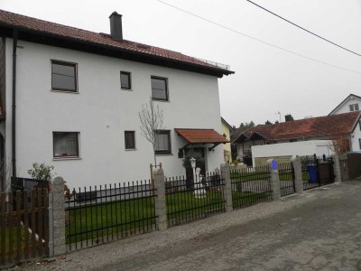 Gepflegte 3-Zimmer-Wohnung mit Einbauküche in Lochhausen, München