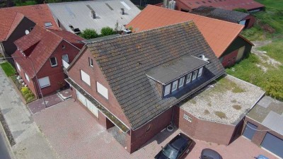 Zweifamilienhaus mit Gewerbeeinheit! Eine WE vermietet eine WE, leer stehend und leer stehende GE