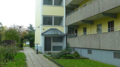 IN BONN -AUERBERG : LEER STEHENDE 3-ZIMMER EIGENTUMSWOHNUNG MIT BALKON ZU VERKAUFEN