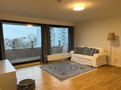 STUFENLOS & GANZ OBEN! Voll möblierte 2 Zimmer Wohnung mit Balkon, Aufzug und TG-Stellplatz