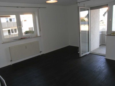 Schicke 1-Zimmer Wohnung mit Balkon in Stegaurach, Stadtbusanbindung