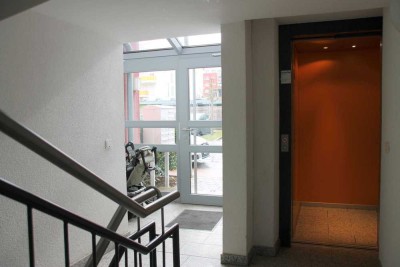 Sehr schön aufgeteilte 2ZKBB, Niedrigenergiebauweise! Aufzug, barrierefrei, Carport