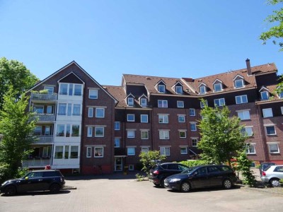 Großzügige, modernisierte 3-Zimmer-Wohnung mit neuen Fenster Dreifachverglasung