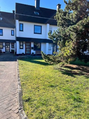Freundliches 7-Zimmer-Reihenhaus in Meinhard Grebendorf Meinhard
