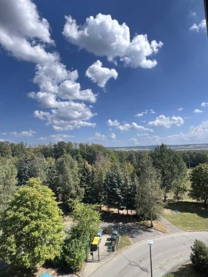 Freundliche sonnige Wohnung mit Fernblick