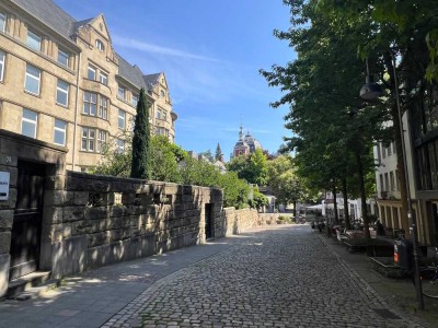 Frisch sanierte, barrierefreie 1,5 Zimmer DG Wohnung mit EBK & Balkon - Bestlage Burtscheider Markt