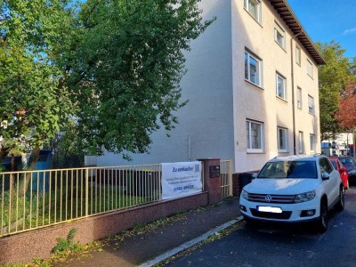 4-FH mit Nebengebäude, oder die Möglichkeit, ein modernes Wohn- und Geschäftshaus zu errichten!