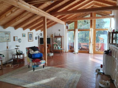 Ruhig gelegenes Wohnhaus mit Einliegerwohnung und eingefriedeten Garten