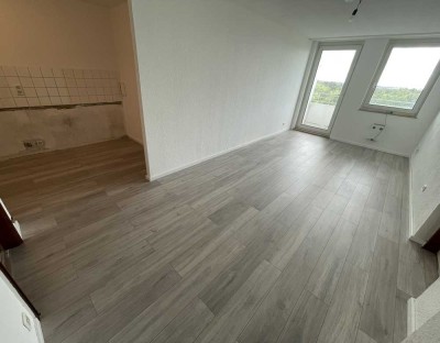 2 Zimmer, Balkon nach Süden mit Ausblick, Gäste WC