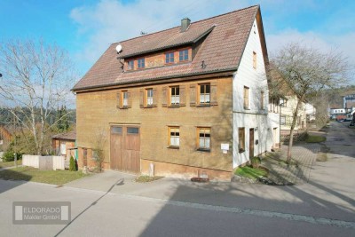 Charmantes Einfamilienhaus mit Scheune in Hallwangen - Praktischer Stauraum für KFZ und Werkstatt