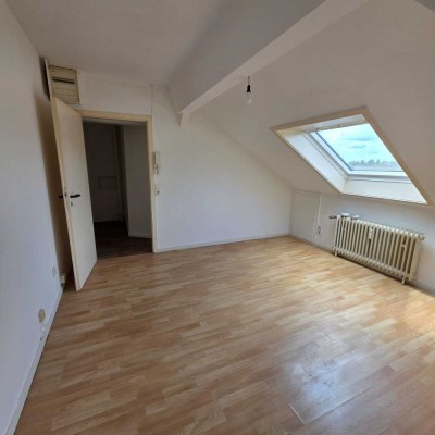 Renoviertes DG Appartement in einem gepflegten MFH in Oberbarmen !